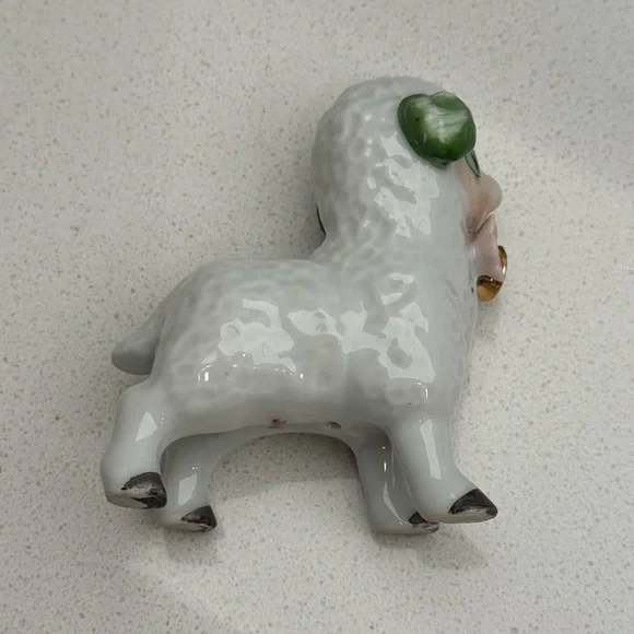 Vintage Glossy Ceramic Lamb Figurine Easter 1950s Springtime Decor Made in Japan - Picture 11 of 17